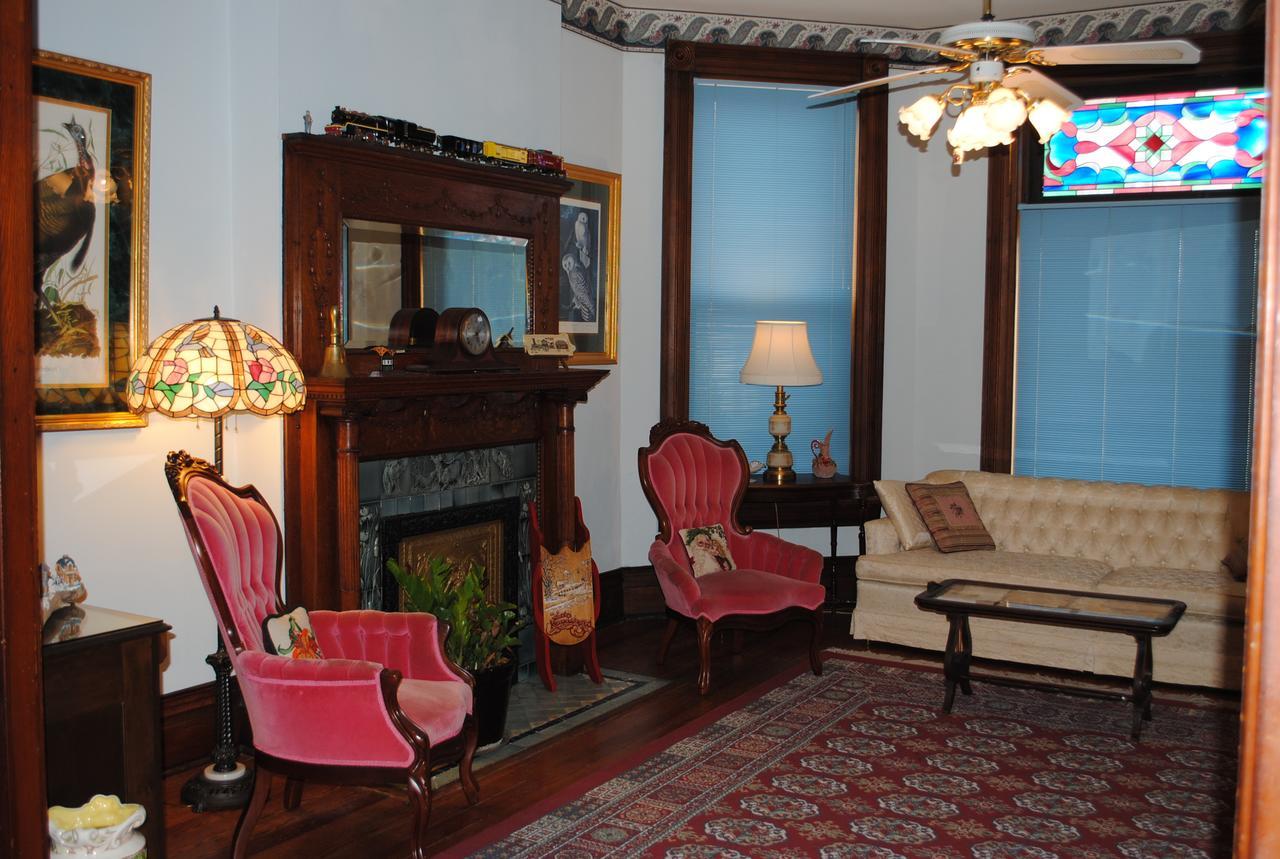 L&N Bed And Breakfast Ltd Henderson Esterno foto