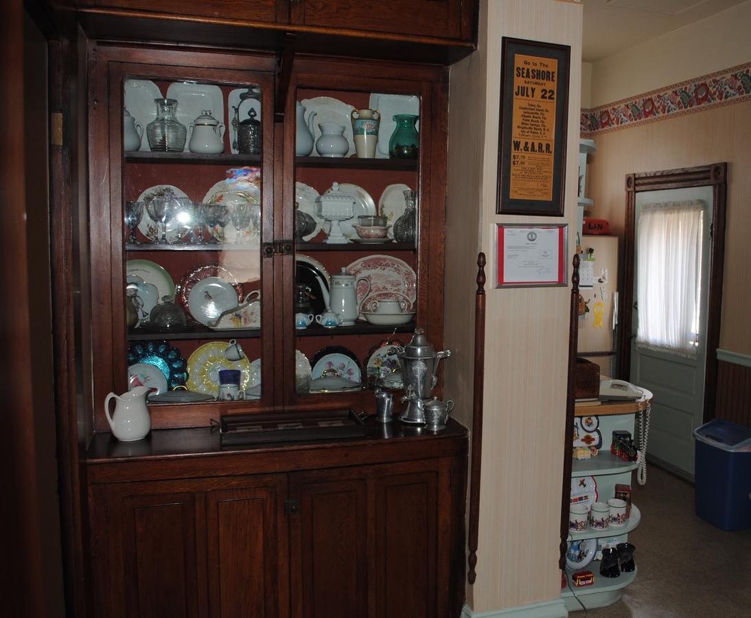 L&N Bed And Breakfast Ltd Henderson Esterno foto